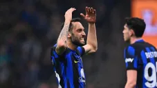 Hakan festejando con Inter