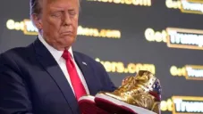¿Cuánto cuestan los nuevos tenis que lanzó Donald Trump?