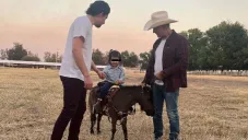 Alejandro y Alex Fernández 'enamoran' en redes sociales por fotos junto a Mía