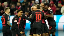Bayer Leverkusen extiende su racha sin perder a un récord de 33 juegos con triunfo 2-1 ante Mainz