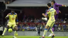 ¡Pudo ser goleada! América tuvo cuatro goles anulados ante Cruz Azul...¡en el primer tiempo!