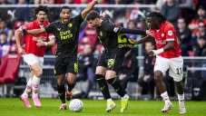 Santiago Giménez anota ante PSV tras seis partidos sin marcar en Liga