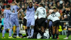 Diakhaby, de Valencia, podría estar fuera hasta un año tras aparatosa lesión contra Real Madrid