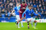 Leyenda de la Premier League se rinde ante Edson Álvarez