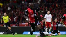 Julián Quiñones le tomó la medida a Chivas cuando estuvo en Atlas