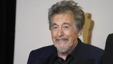 El histrión también olvidó mencionar a los demás nominados.