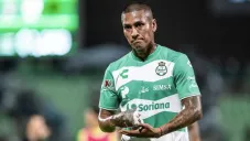 Pedro Aquino se lesionó la rodilla