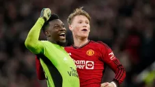 Manchester United en festejo tras su victoria