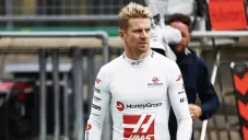 Hülkenberg cargó contra Checo Pérez luego de la acción por la cual lo penalizaron
