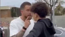 Iñigo encarando al joven aficionado que lo insultó