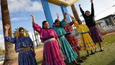 Mujeres raramuris no entrenaron de cara al maratón Los Ángeles-Las Vegas, se reveló en RÉCORD+