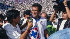 Carlos Hermosillo revela cómo su relación con Laura Flores casi arruina su carrera