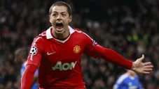 Manchester United ‘festeja’ el fichaje de Chicharito Hernández 14 años después