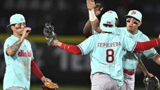 ¡Dominio escarlata! Los Diablos Rojos del México barren a los Pericos de Puebla en la serie inaugural