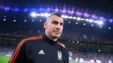 Nahuel Guzmán recibirá multa histórica tras incidente del láser en Clásico Regio