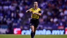 La silbante en partido en el futbol mexicano