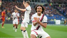 Bologna derrota a la Roma en la carrera por la próxima Champions League