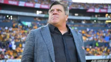 Afición de Tigres se burla de Miguel Herrera con cantico en el Volcán: “Son los viejitos de Tigres”