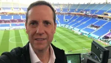 Muere Paco Villa, narrador de TUDN, tras una larga lucha contra un cáncer agresivo