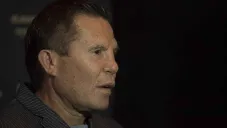 Julio César Chávez 'explota' contra sus compañeros en transmisión de Canelo vs Munguía