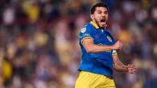 El delantero mexicano en festejo de su gol