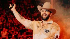 Foto Internet Carin León