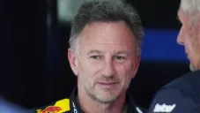 Christian Horner descarta que accidente de Checo Pérez afecte los tiempos de su renovación