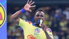 Julián Quiñones es el futbolista en activo más títulos en la Liga MX