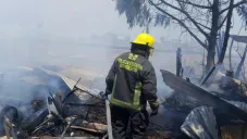 Elementos del Heroico Cuerpo de Bomberos atendieron una explosión en un inmueble de San Antonio Mihuacan, perteneciente al municipio de Coronango