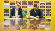 Hierro dejó a las Chivas para estar con el Al-Nassr