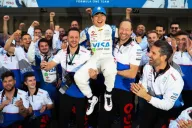 Yuki Tsunoda renovó contrato con RB