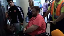 Ibai Llanos regresó a España en silla de ruedas ¿Qué le pasó?