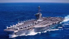 El grupo de ataque USS Theodore Roosevelt llegó a Busan.