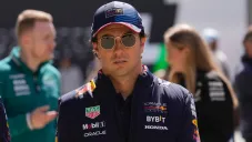 Checo Pérez confirma que RB ordenó que utilizará gomas intermedias: 'Arriesgaron y no funcionó'