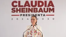 Claudia Sheinbaum anuncia que hasta el 2026 todas las mujeres de 60 a 64 años podrán gozar de apoyo