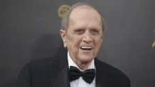 Murió Bob Newhart, quien interpretó al Profesor Protón en la serie The Big Bang Theory