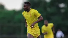 Quiñones alburea a aficionado en redes sociales