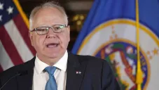 Kamala Harris elige a Tim Waltz como candidato para vicepresidente de Estados Unidos