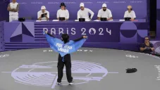 Atleta refugiada pide la liberación de mujeres afganas en plena competencia