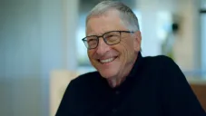 Bill Gates es un hombre multimillonario que ha sido rodeado por polémicas