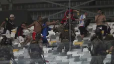 Violencia en Copa Libertadores: Policía brasileña se enfrenta con afición de San Lorenzo