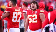 Creed Humphrey se convierte en el centro mejor pagado tras extensión con los Chiefs