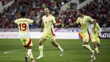 España golea a Suiza