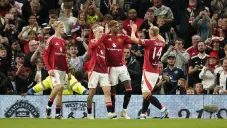 ¡Sin problemas! Manchester United aplasta a Barnsley y avanza en la Carabao Cup