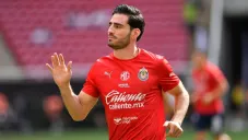 ‘Pollo’ Briseño dedica triunfo de Chivas a su esposa; anuncia la pérdida de su embarazo