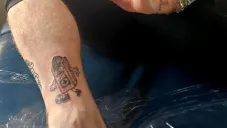 Bajista de la banda ‘IDLES’ presumió tatuaje de mascota de Cruz Azul