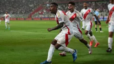 Perú vuelve a la victoria ante un Uruguay golpeado y envuelto en problemas
