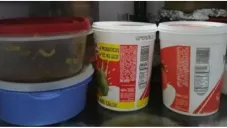Te contamos porqué es peligroso guardar comida en recipientes de yogurt.