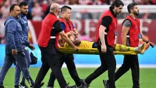 Rodrigo Aguirre abandonó en camilla el amistoso frente a Chivas