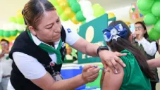 ¿En dónde y quiénes podrán vacunarse contra influenza y COVID-19?